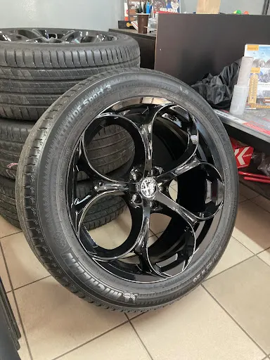 Wulkanizacja. Serwis Samochodowy Squad Garage